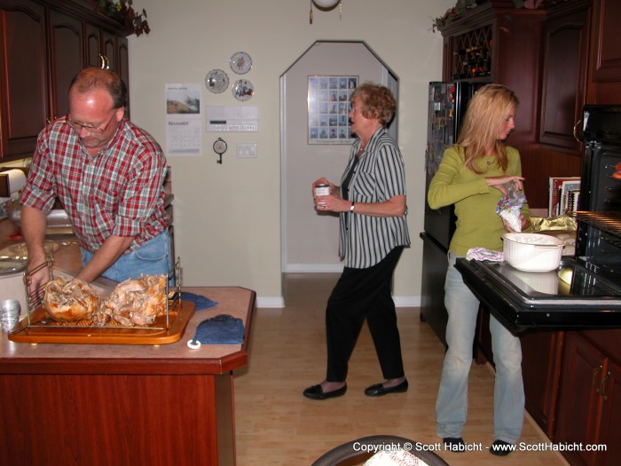 Cousin Marc, being a card carrying member of NOW, steps in to help with the dishes.