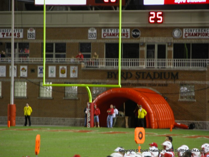 That's Mike and Dave between the uprights.