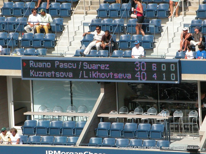 As a bonus, we got to see the woman's doubles final (Kuznetsova won the singles).