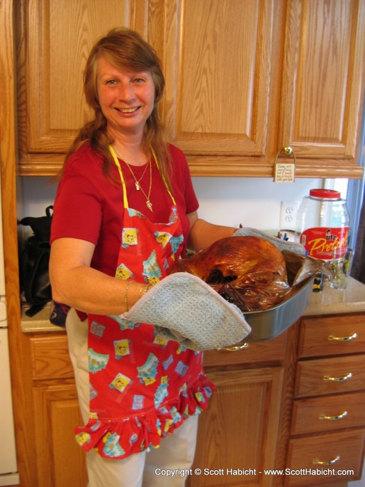 Oh yeah, nothing like a woman in the kitchen cooking....