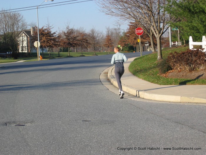 Who is this beautiful running babe?