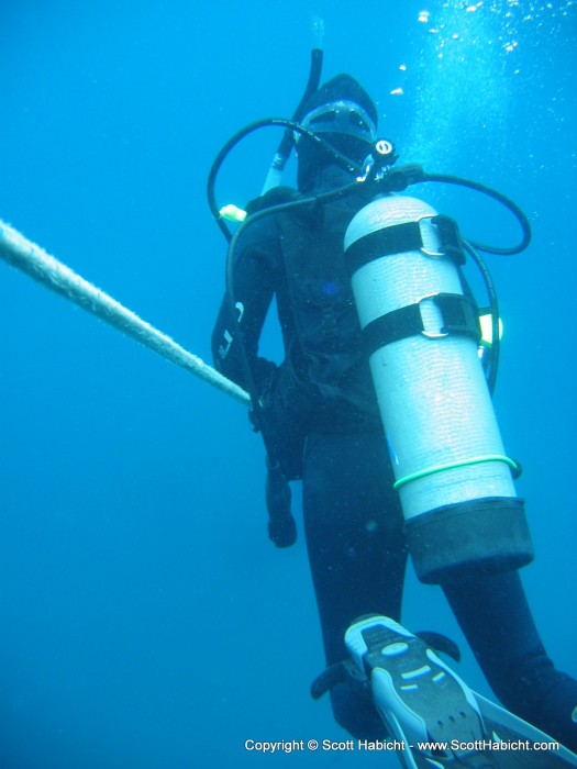 Kelli stayed between me and the divemaster on the desent line.