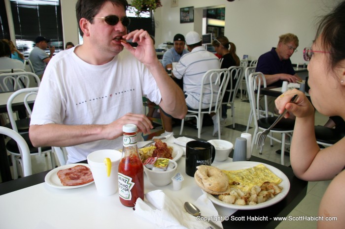 In the morning, we went to Bagel's and Bun's for breakfast while Kelli laid on the beach.