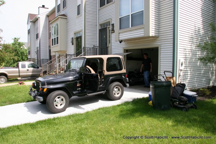 It's that time of the year again to take off Rob's Jeep top.