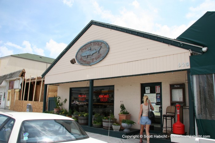 Arriving in Delaware, we needed to wet our whistle. Lucky for us Dogfish Head Brewery was right there in Rehoboth Beach.