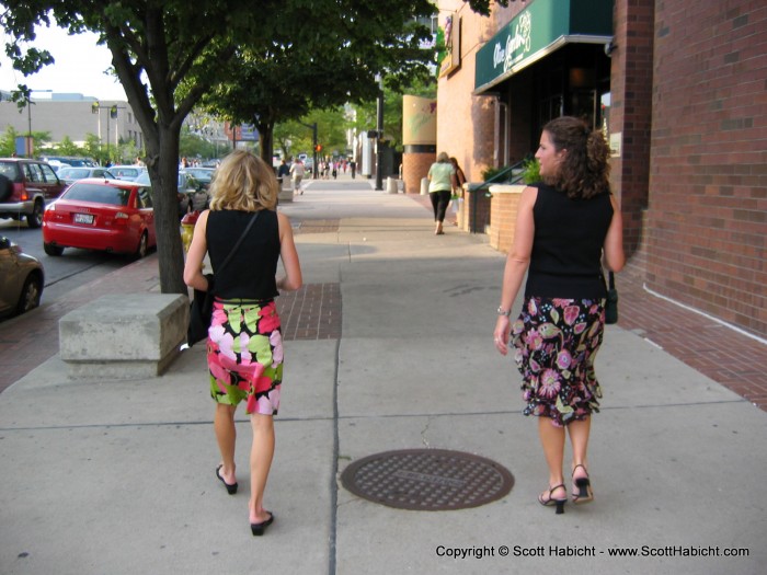 The hot mamas' lead us over to the Salt Lake Convention Center.