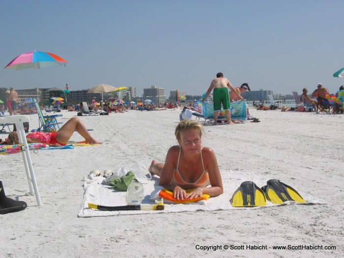 Back on shore, Kelli was still sun bathing....