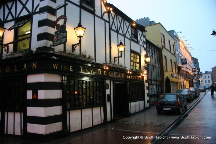 After some wondering around, we made our way into a pub....