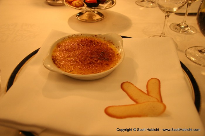 For dessert I went with the creme brulee.....