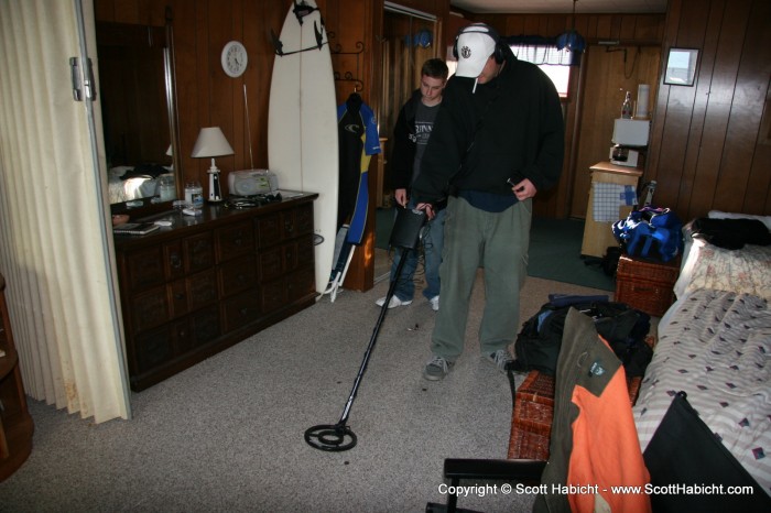 Mark took interest in my metal detector, and was testing different types of coins and metals.