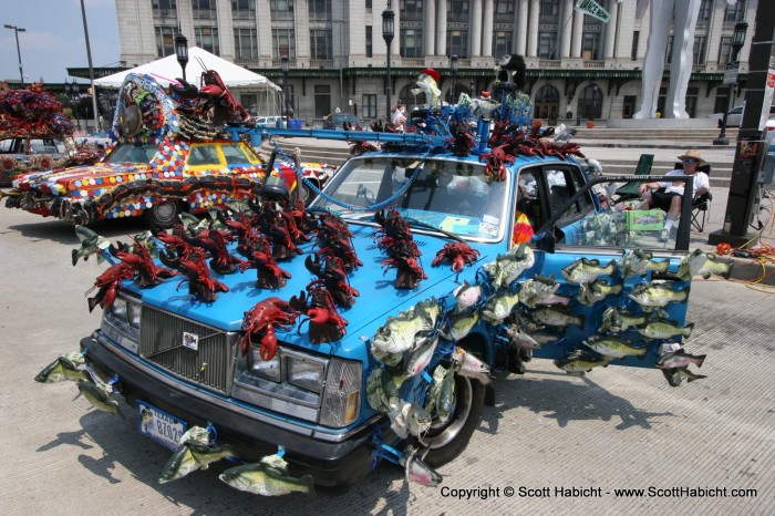 These cars were pretty clever. The lobsters and fish moved to the music.