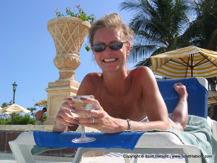 Nothing like sipping champagne poolside.