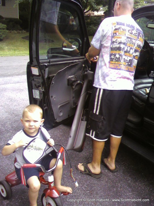 Fixing the mirror on my truck, thanks to my garage door.