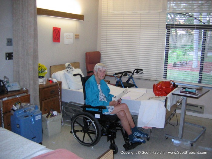 Kelli went to Florida one week to visit her grandma. She had a short stay in a nursing home.