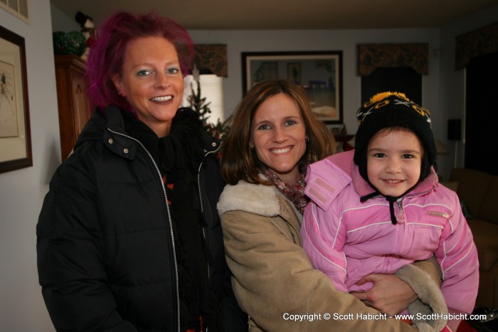 Kelli, Kristi, and Ashley head out for the Radio City show in Baltimore.