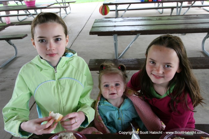 Bea and Bridget keep an eye on Jilly.....