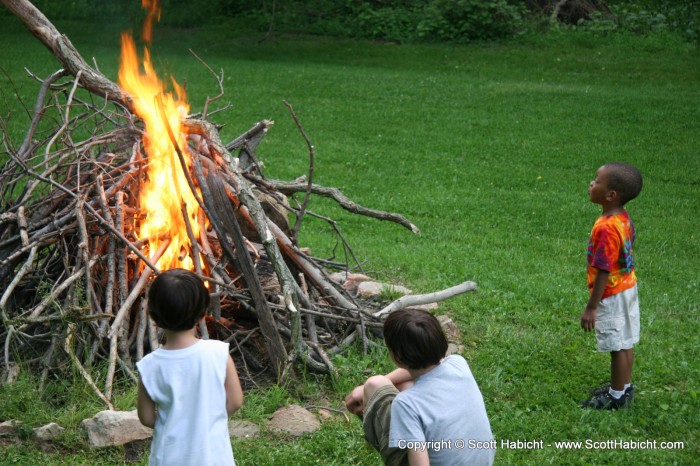 As it was darkening they built a bonfire.