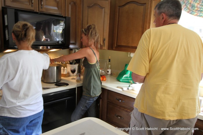 From there it was back to the in-laws to do the prep work for the next day's crab soup contest.