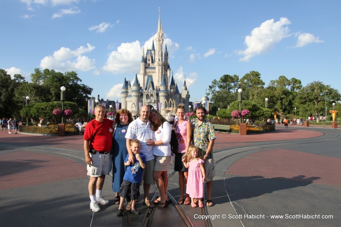 We made a visit to Disney World with the family. Check out the Album "Walt Disney World 2010" for those pictures.