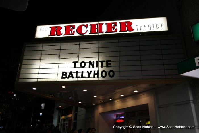 The headliner was the only band on the marquee for this Halloween weekend show.