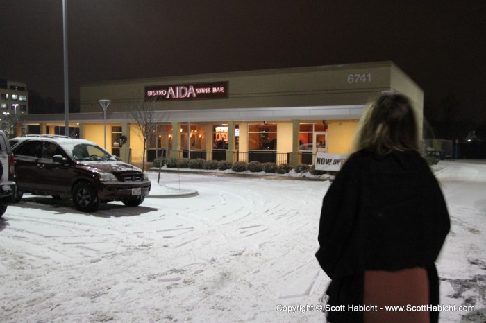 Another snowy night and we decided to go to Aida's new location.