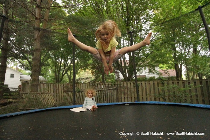 Hanging with the Shadrick clan and CC showed off her gymnastics abilities.