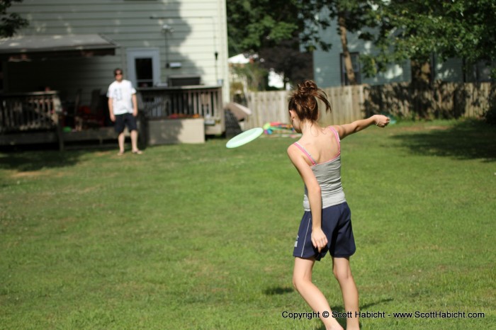 Frisbee, the action shot.