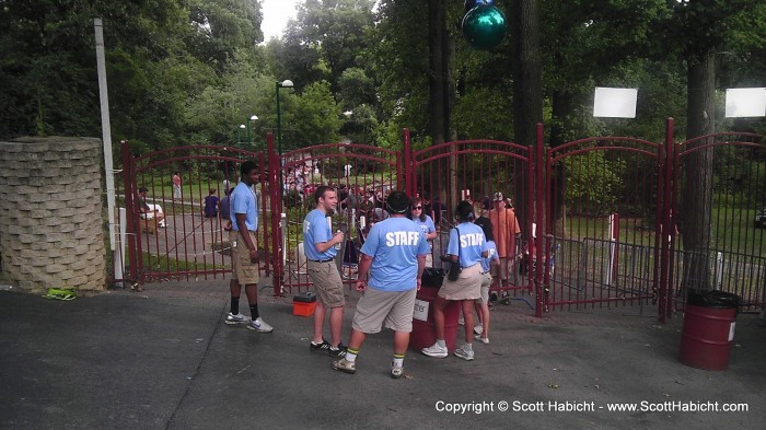 With the pre-show entrance, we didn't have to wait in this line.