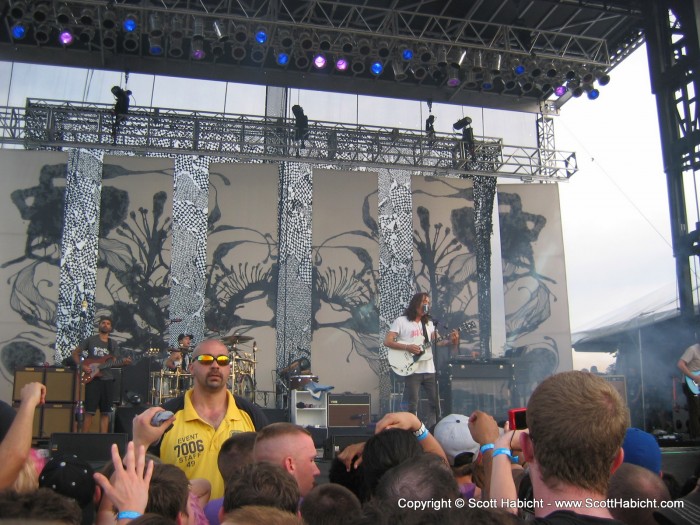 I went solo to the front to get up close to Incubus (lots of pushing and shoving, and I lost my Orioles visor)...