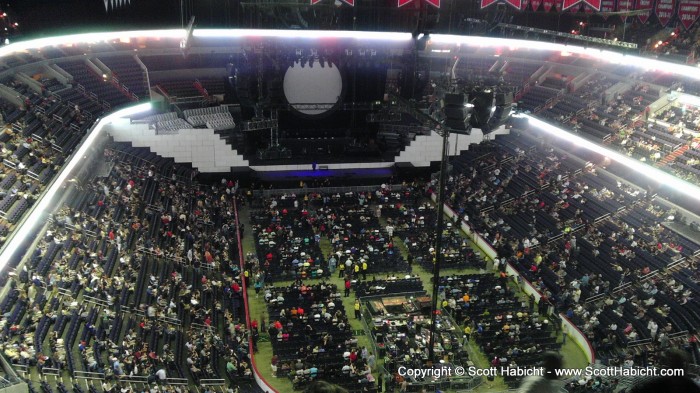 Kelli took me to see Roger Waters at the Verizon Center in DC.