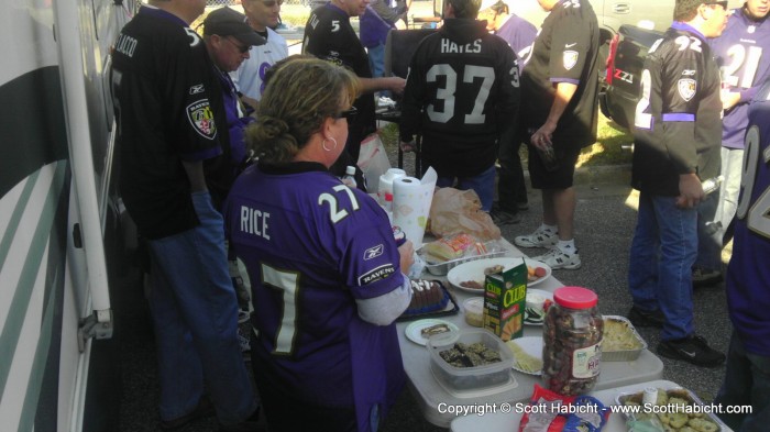 Hanging with the Ravens Roost for a tailgate party.