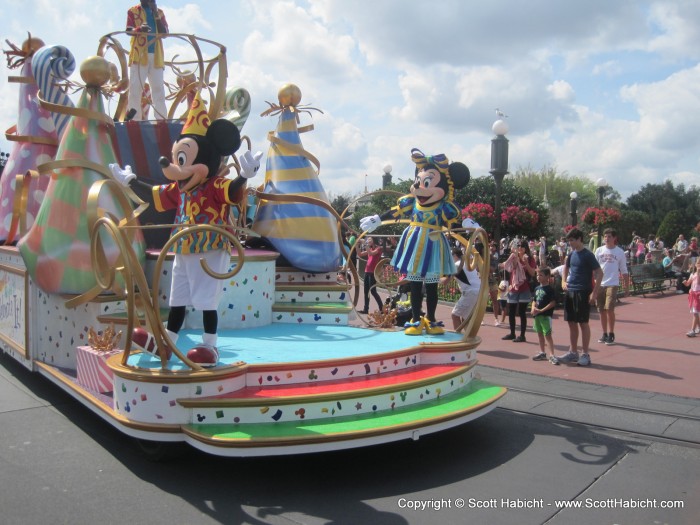 We made it just in time for one of the bazillion parades they do all day.