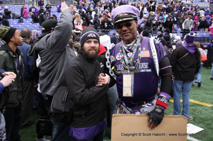 I ran into Hall of Fans Inaugural Class member, Captain Dee-Fense on the field and said hello.