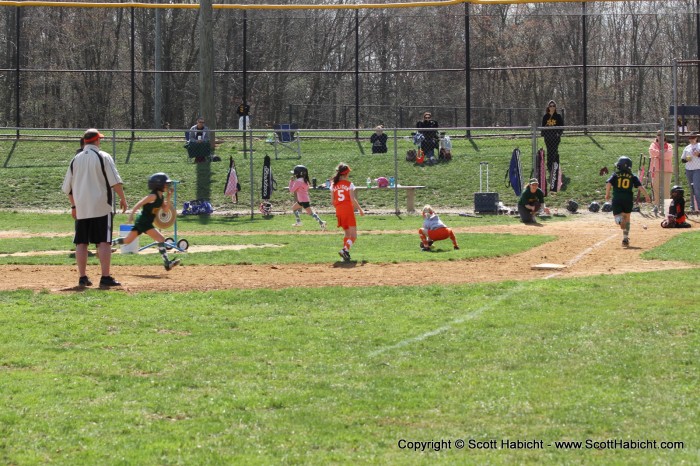 In this case, Sophia advanced Ashley to third with a base hit.