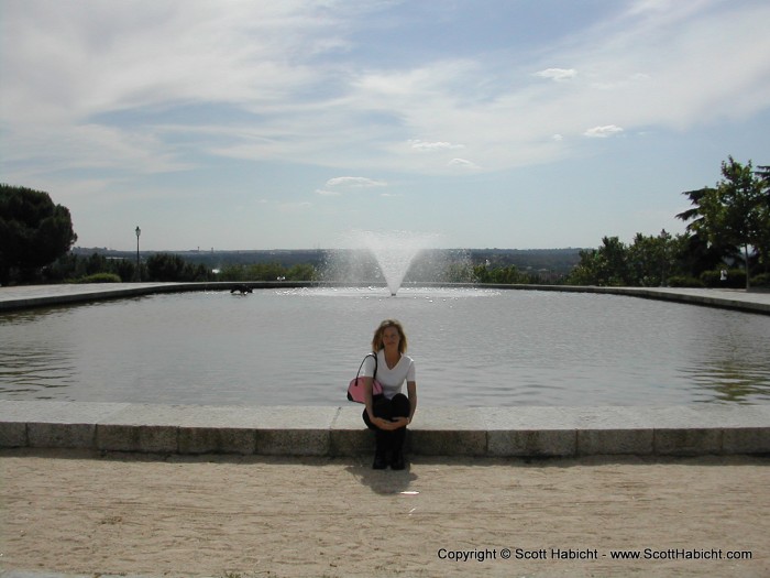 The fountain at "Templo de Debod".