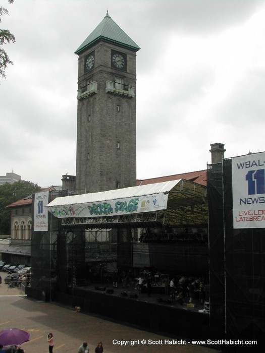 The main stage where someone was playing psychedelic music.