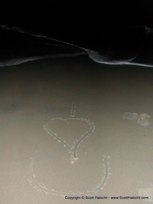 Love messages in the sand to Kelli.