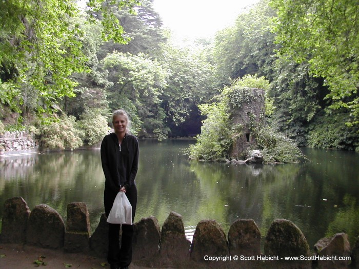 Kelli in front of "Porton de los Lagos".