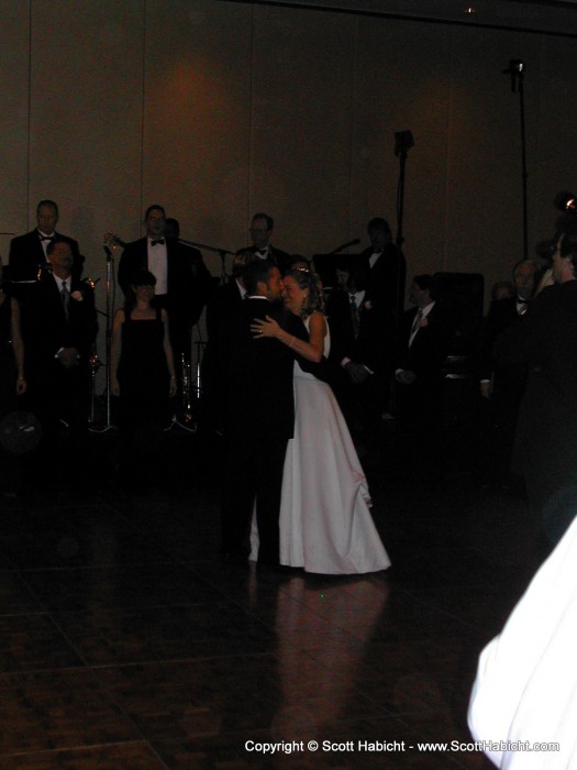 Erin and Darin enjoy their first dance together.