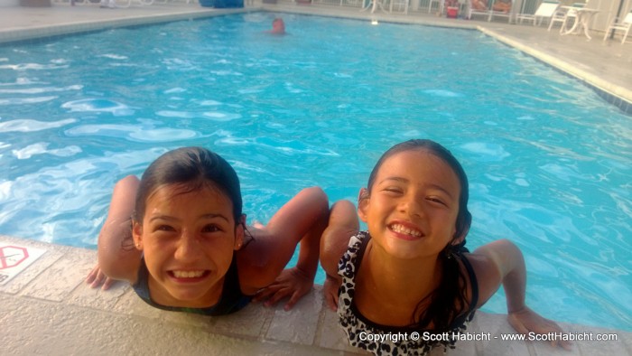 These two girls love swimming!!