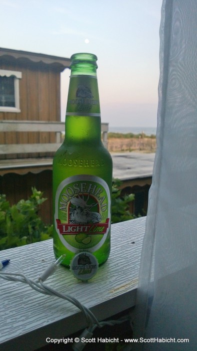 Moosehead, proudly independent. Check out the moon above the bottle.