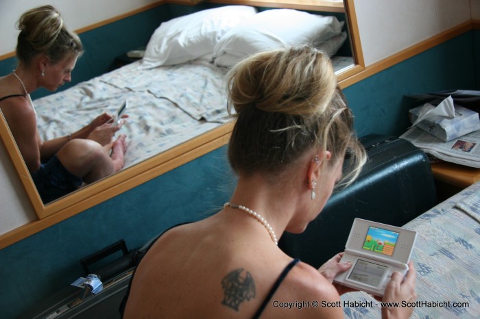 The next day, and Kelli is completely hooked on New Super Mario Bros on the Nintendo DS.