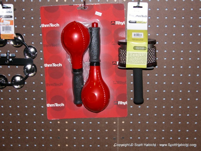 I'd like a pair of red maracas.