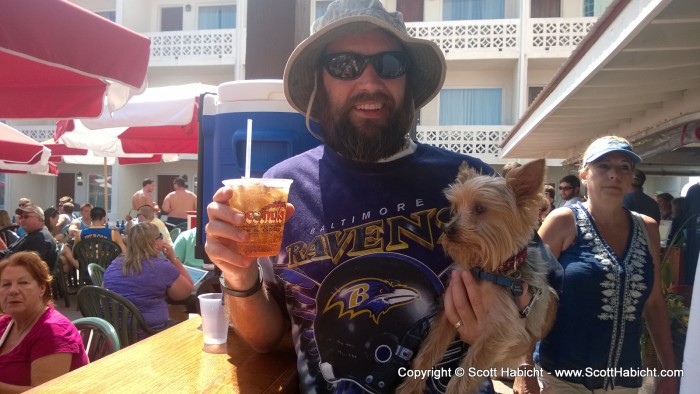 An outside bar where Riley is welcome.