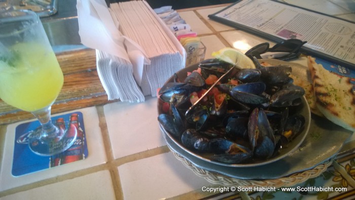 I had some lunch while I was there. The mussels are great!!!