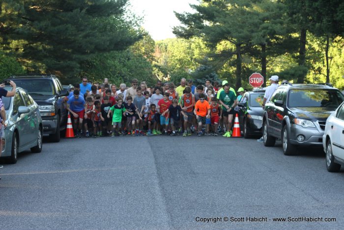 The racers were lined up and ready to run.