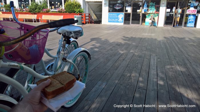 We stopped for some breakfast at the inlet.