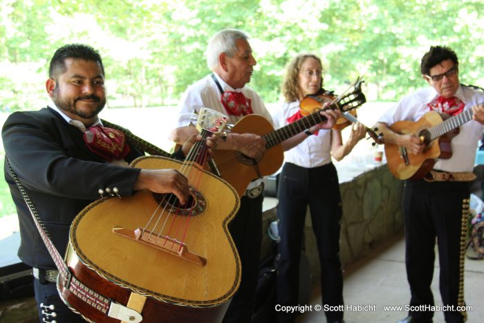 The mariachi band even had a guitarron!