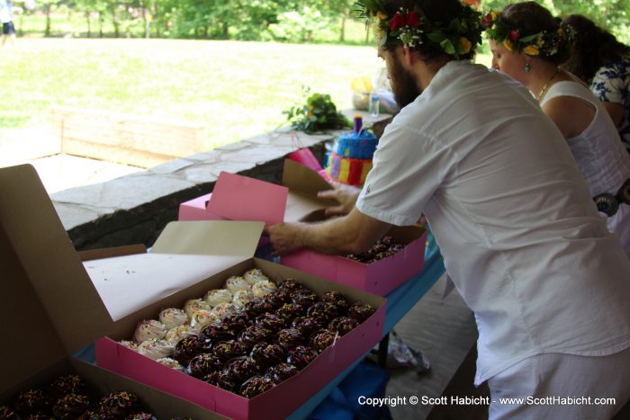 Instead of going the traditional route of a wedding cake, we had vanilla and chocolate cupcakes.