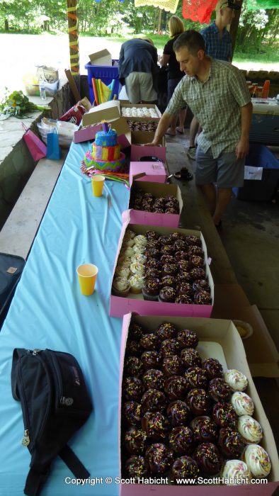 Do you think there are enough cupcakes? Molly's cousin Ben is finding the perfect one.